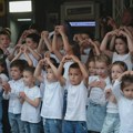 Pesmom za Matiju, srcem iz “Maslačka”: Deca, roditelji i vaspitači iz Zrenjanina ujedinjeni u humanitarnoj misiji Predškolska…