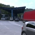 (Foto) Zaplenjeno više od 7.000 neprijavljenih farmaceutskih proizvoda na Jarinju