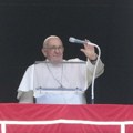 Papa Franjo: Smanjite trošenja novca na oružje