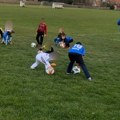 Veljko Ražnatović upisao sina na fudbal: Odveo Željka na trening, pa objavio hit snimak - dok svi treniraju, on sedi na…