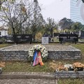 Ambasade Francuske i Nemačke pomerile spomenik srpskim borcima sa zajedničkog groblja u Prištini zbog “kontroverzi” u…