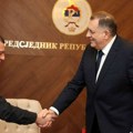 (Foto): "Odobrio novčanu nagradu" Dodik ugostio NIN-ovog pobednika Stevu Grabovca