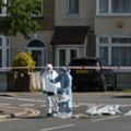 Muškarac vitlao mačem po Londonu, ubijen 14-godišnjak