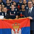 Vučić sa olimpijcima: Predsednik srpskom timu uručio državnu zastavu - Svugde gde naš narod živi svim srcem biće uz vas…