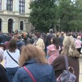 ŠTRAJK u gotovo 30 kragujevačkih škola: Održan PROTEST na Đačkom trgu