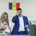 Rumunija danas bira predsednika! Nato i EU u strahu od ultradesničara i "rumunskog Trampa": Bio je fudbalski huligan (foto)