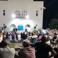 Počele Svetoilijske večeri u Pečenjevcu: Pevaće Radiša Urošević i OK Bend, sviraće orkestar Elvisa Bajramovića