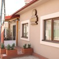 Kafana Šecer Mala zapošljava: Potrebni pomoćni radnici u kuhinji i higijeničar