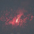Više incidenata na utakmici Zvezda–Partizan u Areni, sukobi i sa policijom