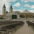 Zapaljen oltar u Međugorju, oskrnavljeni kipovi Gospe