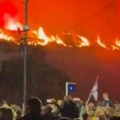 Došli da „pošalju poruku mira“, pa zapalili Nišku tvrđavu: SNS-ov vatromet oteo se kontroli