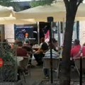 Kada Nole igra, sve staje Pune bašte beogradskih kafića, svi gledaju Đokovićev istorijski meč (video)