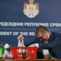 Ubitačna analiza Milana Ćulibrka kojom je raskrinkana Vučićeva bajka o „jeftinom soku i parizeru“: Neka ga predsednik…