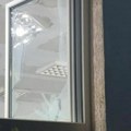 Polomljena su stakla na prozorima Osnovne škole "Braća Aksić": Meštani Lipljana uznemireni