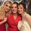 (Foto) Nevena Božović udala sestru: Mlada u nesvakidašnjoj venčanici, a evo kako se pevačica doterala - peva im poznati…