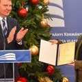 Mirović uručio Pokrajinsko priznanje u oblasti ljudskih i manjinskih prava "Ljudevit Mičatek" Jeleni Jovanović