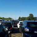 AMSS: Automobili na Batrovcima čekaju 30 minuta a kamioni jedan sat da izadju iz Srbije
