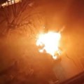 Откривено чији је аутомобил Изгорео на Вождовцу: Власник опела одраније познат полицији (видео)
