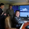 Kim Džong Un nadgledao testiranje balističkih raketa sa novim sistemom navođenja