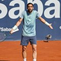 Džumhur predao meč, pa se iznervirao i poslao poruku: "Čini mi se da je zabranjeno, pozdrav za hejtere"