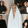 Mala Katja zvezda večeri, baka mira je čvrsto grli: Poznati se sjatili kod Nataše Bekvalac: Njene sestre pucaju od elegancije…