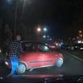 (Video) Beograđanina nepažnja umalo skupo koštala: Parkirao automobil, ali je zaboravio važnu stvar: Ovaj mladić ga je spasio…