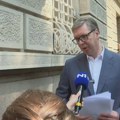 Radnici GSP-a predali zahteve, Vučić izašao da razgovara s njima: "Dajte mi sedam dana i imaćete moj odgovor"