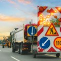 Da li je ovo dovoljno da spreči smrt putara?! Evo na kojoj razdaljini se postavlja strelica za radove na putu