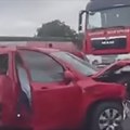 U nesreći učestvovala tri vozila, dve osobe poginule: Detalji jezive tragedije na auto-putu kod Kolara (video)