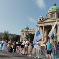 Ispred Skupštine Srbije održan skup podrške ruskom antiratnom aktivisti Peteru Nikitinu