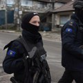 Tzv. Kosovska policija izvršila Pretres dve kuće u Zubinom Potoku Jedna osoba daje izjavu u stanici