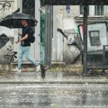 Stiglo nevreme u Srbiju: U Novom Sadu oluja lomila drveće, u Beogradu potop (VIDEO)