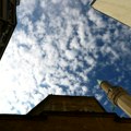 Тренутак мира у ужурбаном кругу двојке: Крочили смо у Бајракли џамију, врата су увек отворена