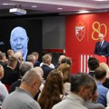 Tužne scene na marakani... Održana komemoracija povodom smrti legendarnog Den Tane - pogledajte ko je sve došao, mnogo…