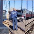 Vozač "mercedesa" napravio haos na mostu na adi: Svi se pitaju kako mu je ovo uspelo, a jedna stvar nikome nije jasna (video)