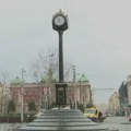 Колико је коштао Београдски сат који је ноћас постављен на Тргу републике? Посао је добио нови извођач уместо фирме у блокади…
