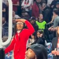 Čima Moneke ušao u Beogradsku arenu, pa odmah počeo da traži gde se nalaze Grobari