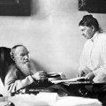 Rodila je 13 dece i prepisivala mu rukopise, ali opet nije valjala: Tolstoj je Sofiju polako lomio i uništavao!