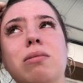 (Video) Ćerku sveštenika Predraga Popovića dečko izbacio iz stana. Rida u suzama, ne može da sakrije bol: "Uveče me je pozvao…