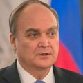 Antonov: Američki mediji se poigravaju sa zločinačkim planovima Ukrajine