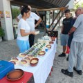 Proizvodi Mlekarske škole u centru grada - u susret Festivalu sira i kačkavalja u Pirotu