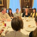 Vučić okupio najbliže saradnice Žene su uvek bile najveća snaga mog kabineta (VIDEO)