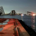 Srušio se most u Baltimoru, veliki brod udario u njega: Dve osobe spasene, traga se za najmanje sedmoro (VIDEO)