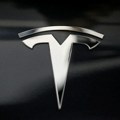 Tesla pozvala vlasnike novih pikapova ‘Sajbertrak’ da ih dovezu na popravku, zaglavljuje se pedala gasa