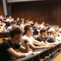 (Foto, video) počeli prijemni za upis na fakultete u Beogradu: Gužva na Mašinskom prvog dana polaganja, evo šta kažu brucoši i…