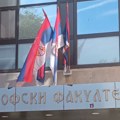 Mirno jutro ispred Filozofskog fakulteta u Novom Sadu