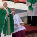 Papa pohvalio rad novinskih agencija u vremenu AI-ja i lažnih vesti