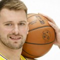 Luka Dončić častio 22 navijača