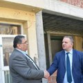 Ministar Stanković obišao radove na rekonstrukciji škole koju je finansirala opština Stara Pazova