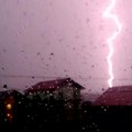 RHMZ: Upozorenje za područje Šumadije na pljuskove sa grmljavinom i gradom